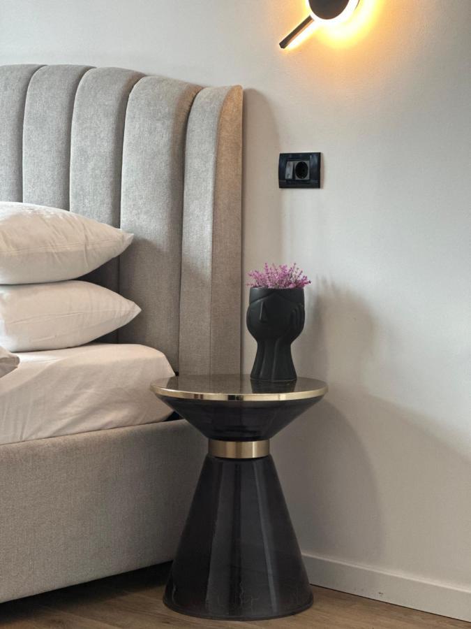 Peaceful Condo For Romantic Getaways Near Black Church - 3Min Walk براشوف المظهر الخارجي الصورة