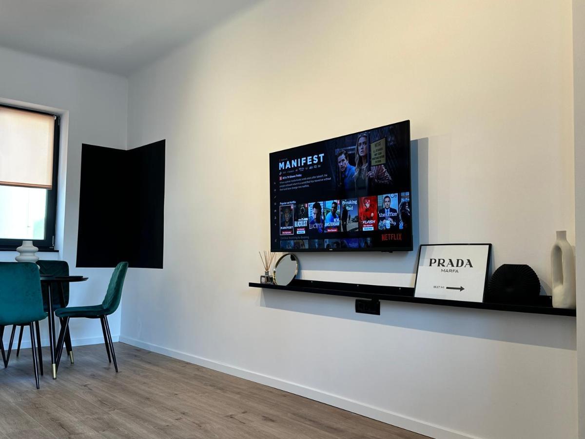 Peaceful Condo For Romantic Getaways Near Black Church - 3Min Walk براشوف المظهر الخارجي الصورة